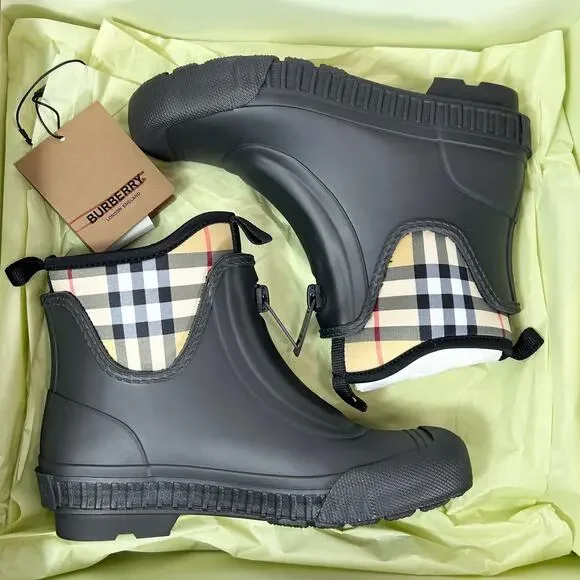 Burberry Flinton Check Rain Boot - Women’s 5